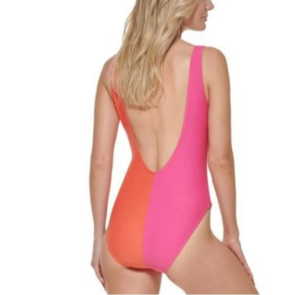 NWT Tommy Hilfiger Women's Split Tank One-Piece Swimsuit - Picture 2 of 3